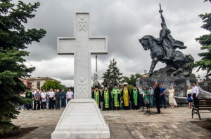 Освящение поклонного креста в Ростовской области