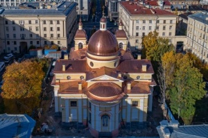 В Санкт-Петербурге продолжается воссоздание храма Рождества Христова на Песках.